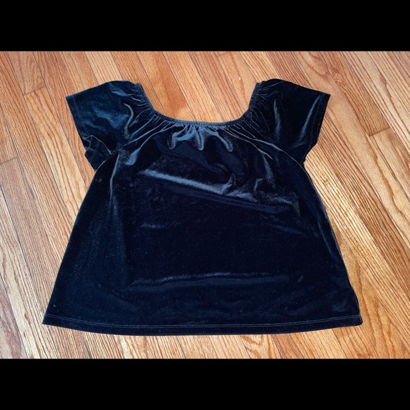 GAP black velvet off the shoulder top - Picture 3 of 3